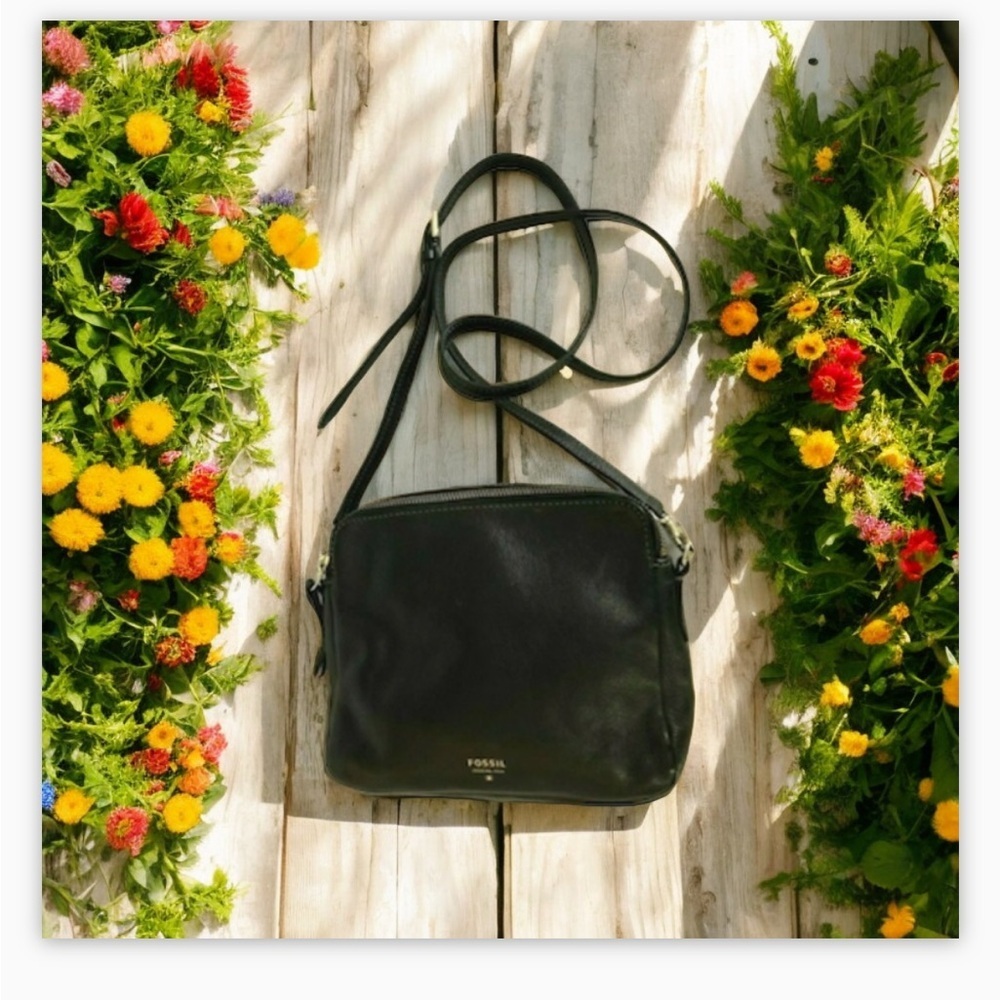 Fossil Sydney Genuine Leather Bag-Black-Crossbody EUC❤️😍☀️